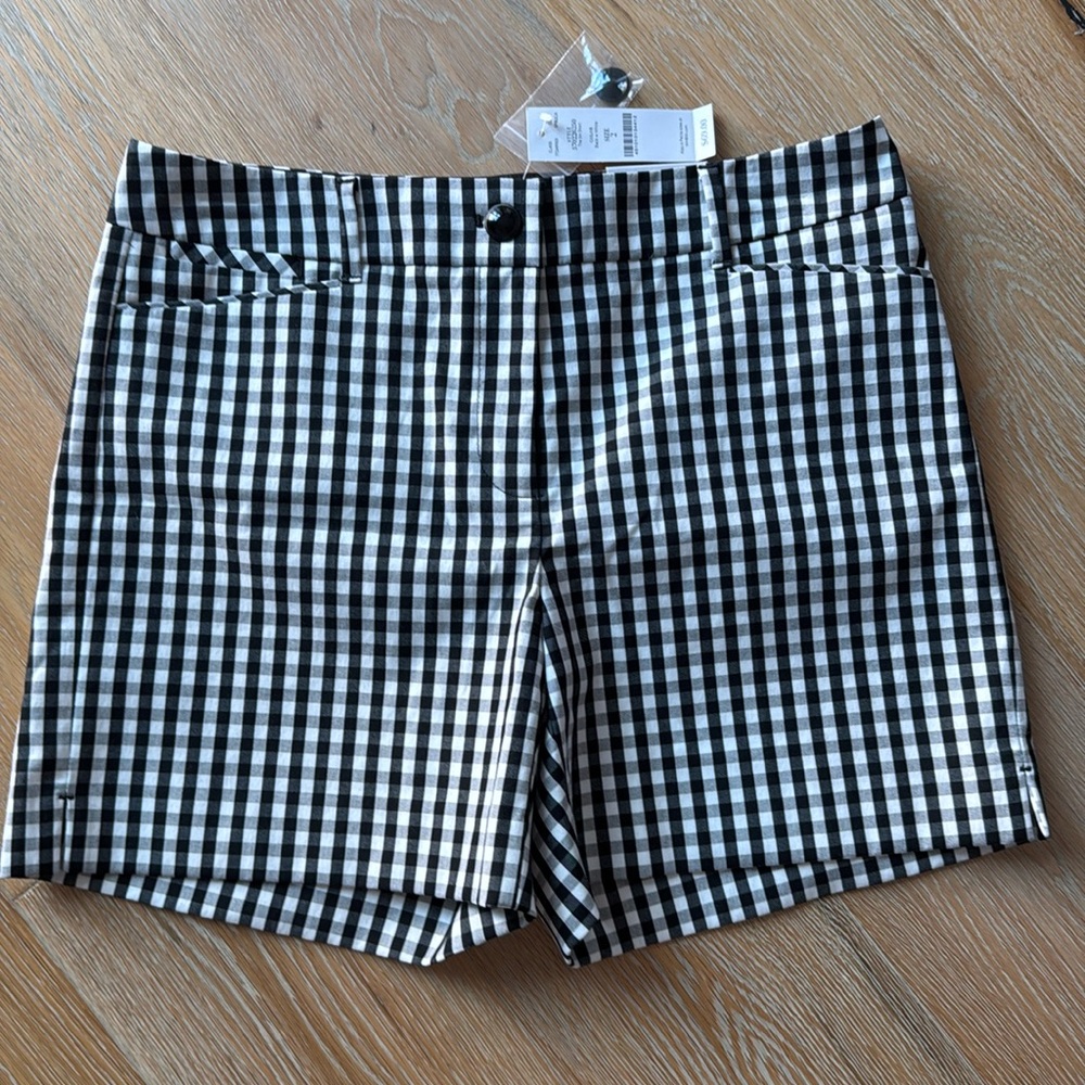 NWT $69 WHBM 2 White House Black Market shorts 5” cotton stretch gingham